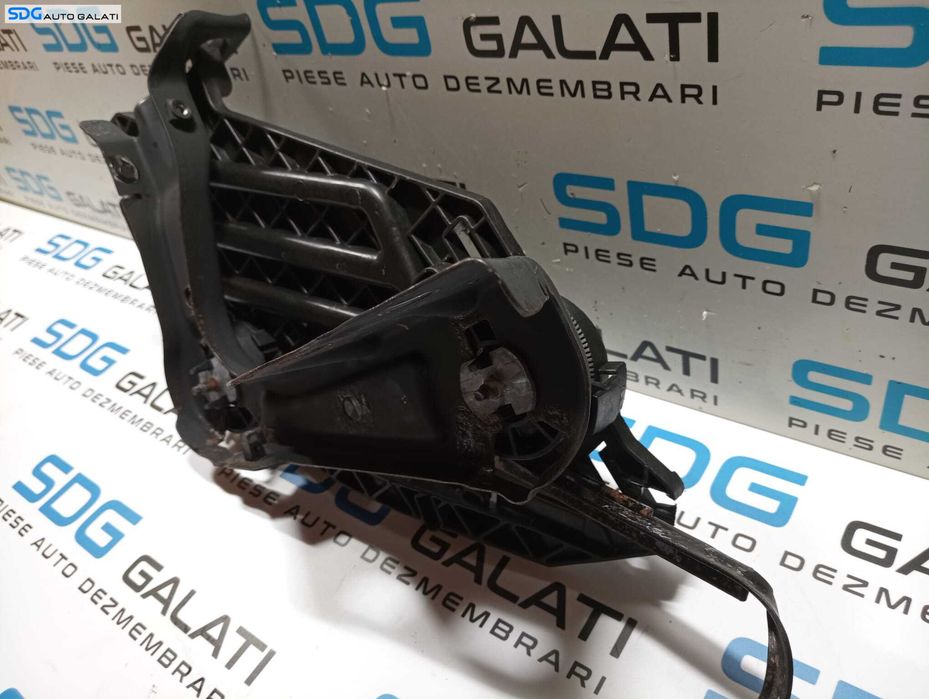 Suport Far Stanga Skoda Octavia 2 Facelift 2.0 TDI 2004 - 2013 Cod 17035201 170352-01 [M6040]
