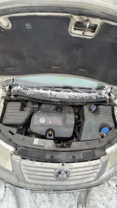 Vand Volkswagen Sharan 7 locuri an 2000 Pentru piese de schimb!