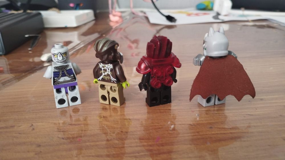 Продам фигурки .