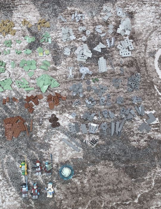 LEGO NINJAGO - Robotul de Titan al lui Lloyd 70676, 876 piese