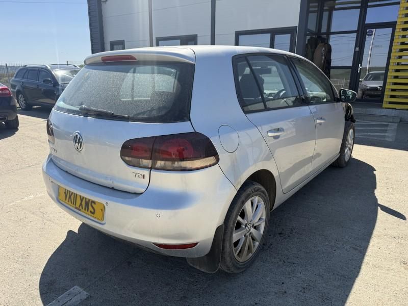 Bara spate cu senzori de parcare Volkswagen Golf 6 Hatchback culoare a
