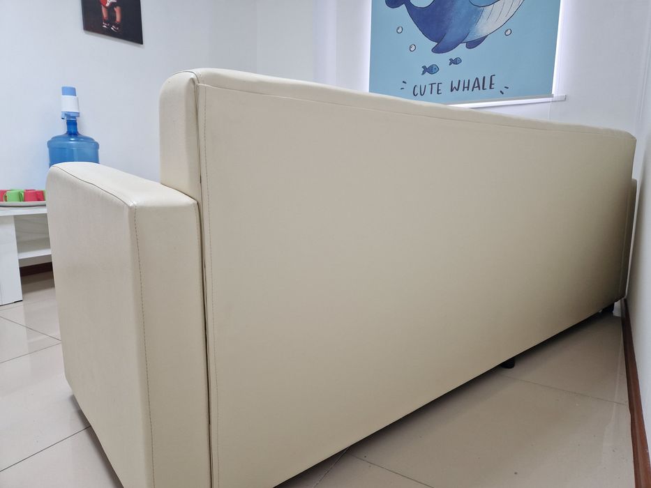 Продам кожанный диван