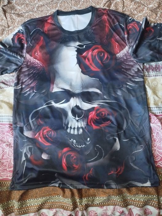 Продам футболку и шорты