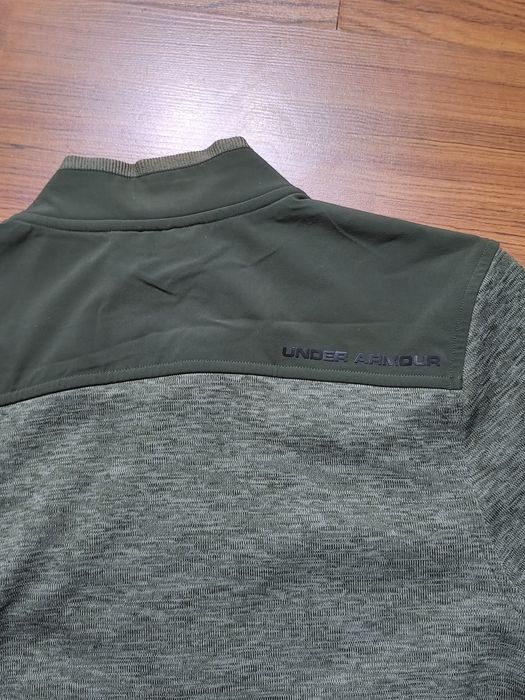 Продавам суичер на Under armour чисто нов