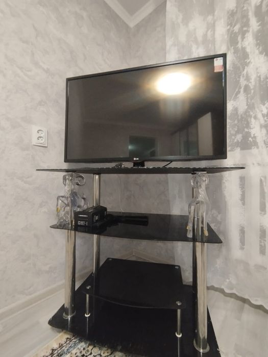 Продам телевизор и подставка