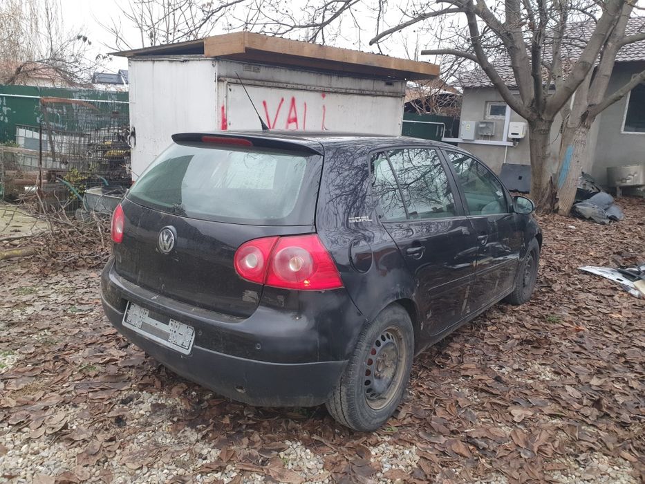Dezmembrez Golf 5 1.9 si 1.4