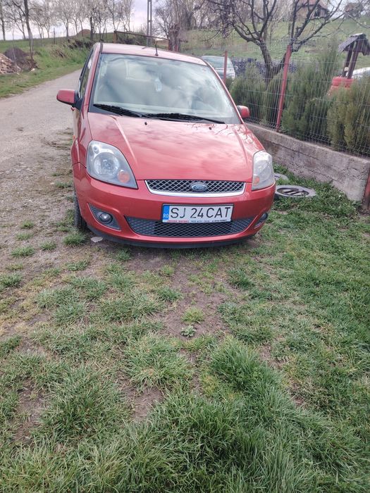 Vand Ford Fiesta 1.4 diesel 2007 preț 1400 euro