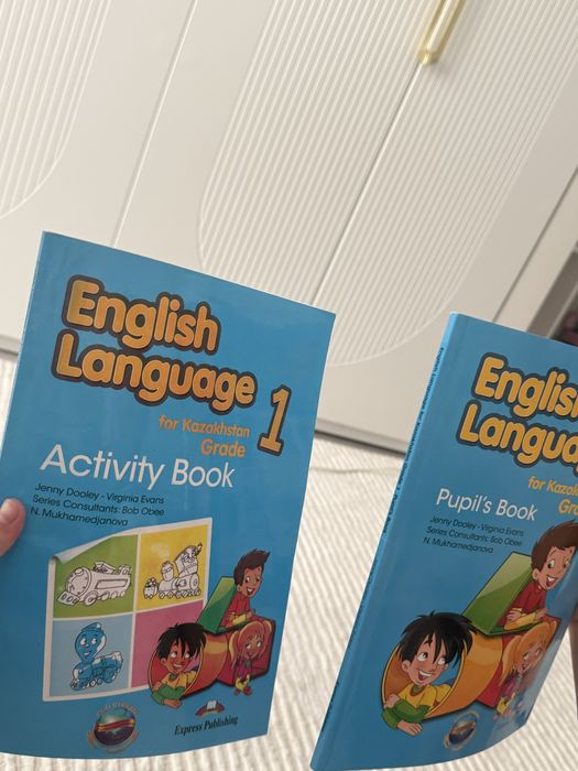 новые учебник с прописью English Language 1