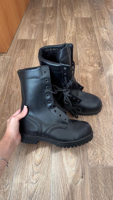 Продам новые зимние берцы