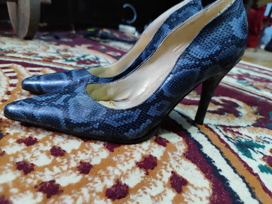 Продам корейские туфли 38 размера, в идеальном состоянии.