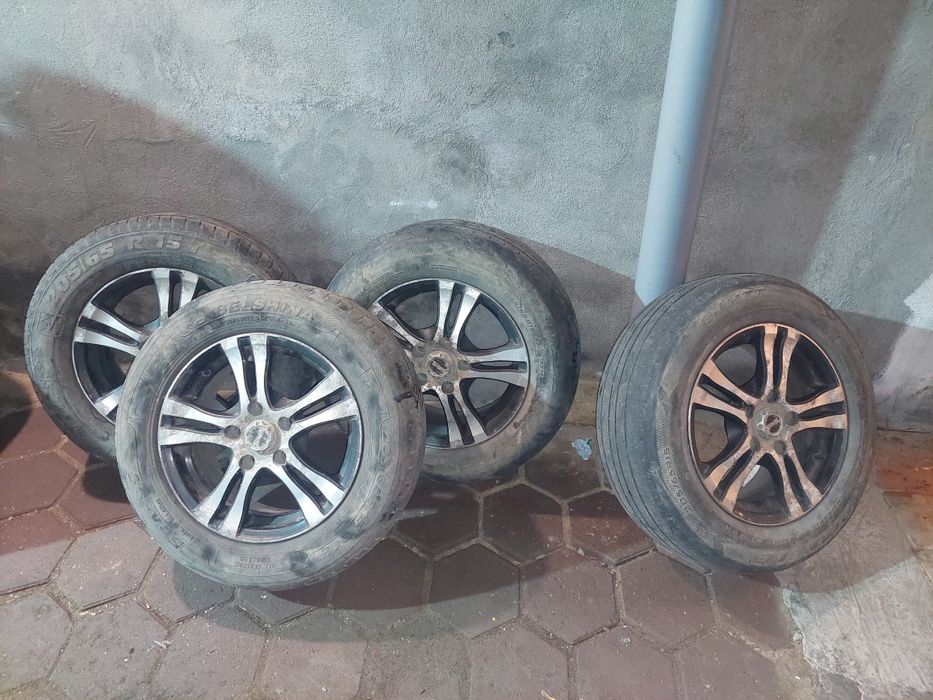 Продам диски с резиной 15х205х70