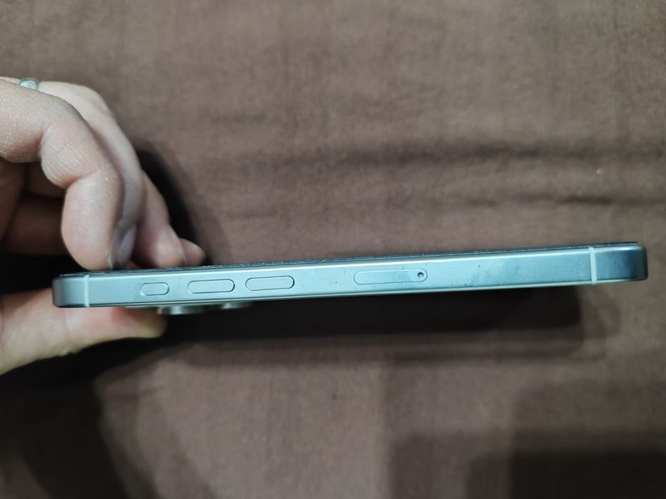 Продам Iphone 16 pro 512 памяти ,90%батарея