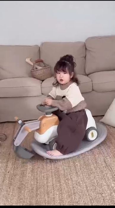 детская машина. Колеблющийся.