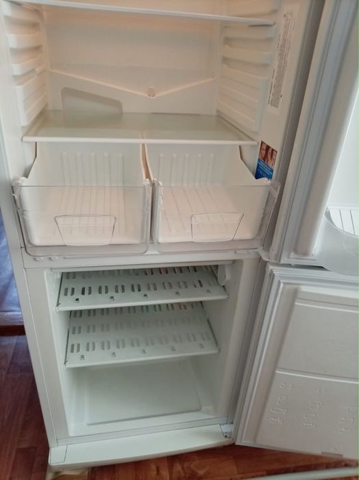 Холодильник INDESIT