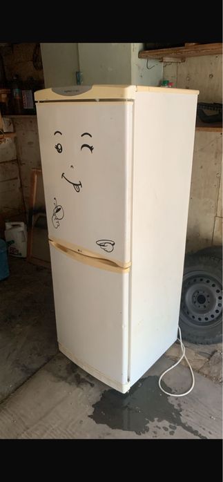 Продам холодильник