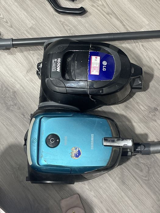 Продам на запчасти пылесос