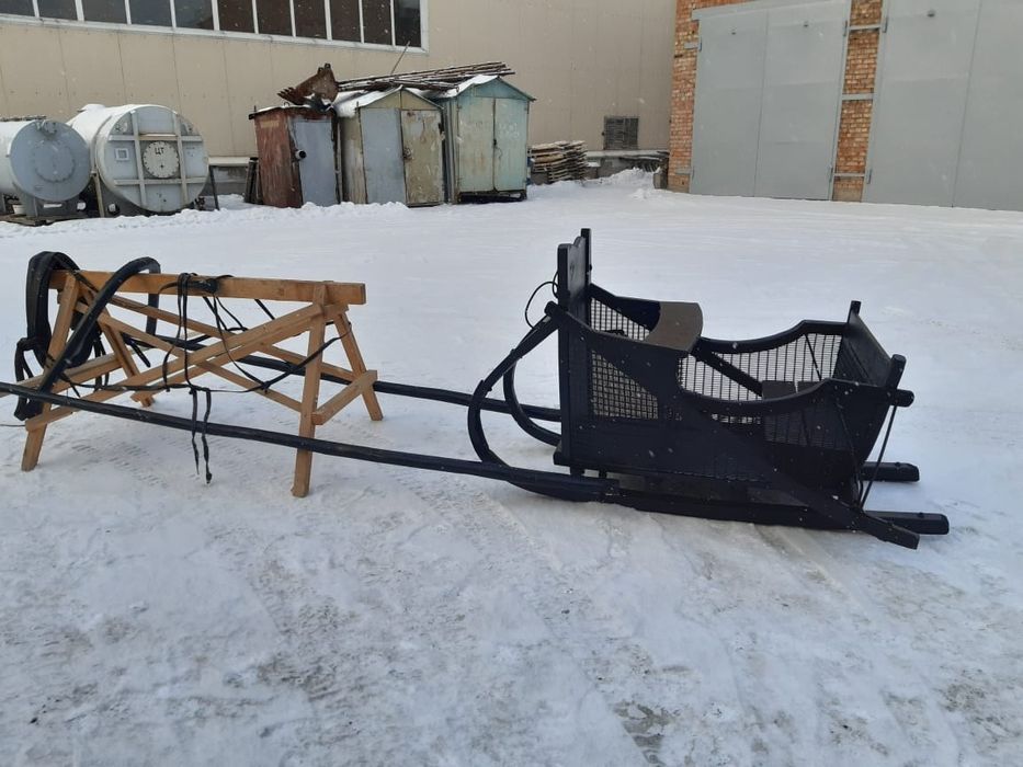 Сани для упряшки лошадей  в отличном состоянии