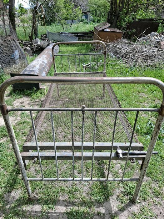 Продам металлические кровати