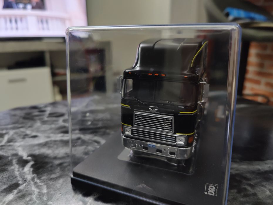 Machetă camion International Eagle 1:43 ixo