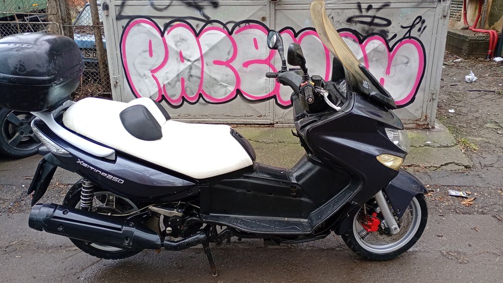 Vind convenabil Kymco Xaiting