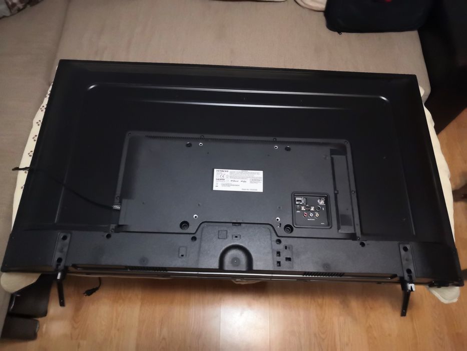 телевизор HITACHI