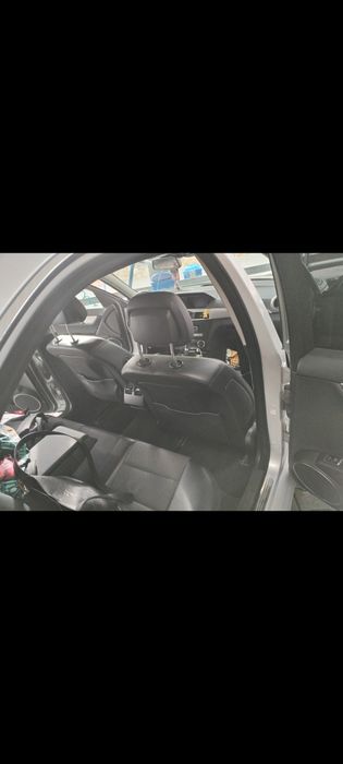 Vând Mercedes Benz w 204