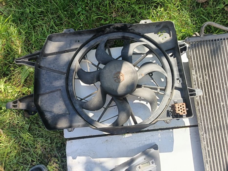 Vând piese Ford focus 1.8 tdci