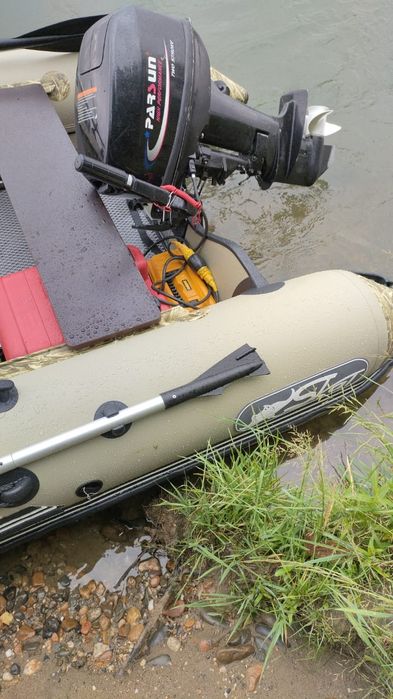 Продам лодку Риф Скат НДНД 370