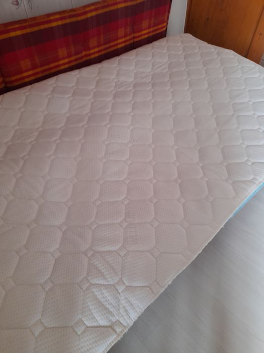 Toper cu spumă de memorie