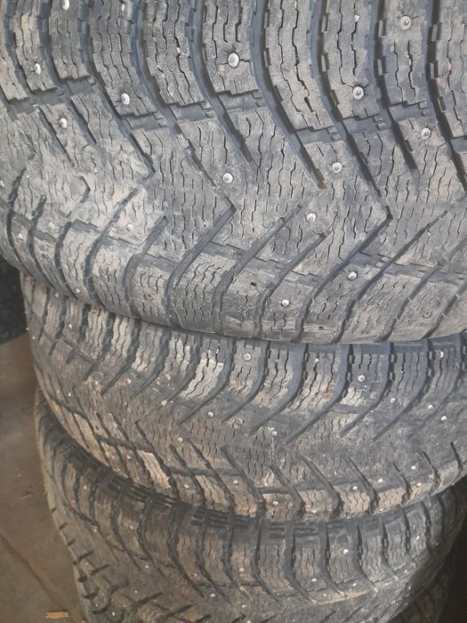 Продам зимние шины 265/65/17