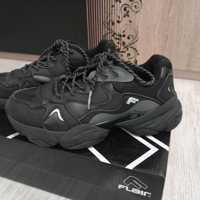 Дамски маратонки FLAIR black URBAN