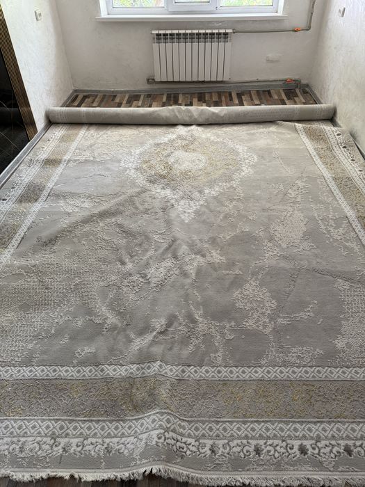 Ковер в подарок есть 200-300