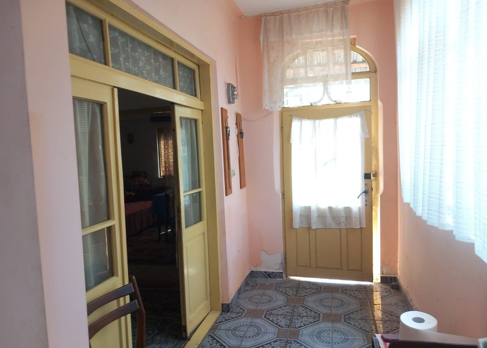 Vând casă în comuna Măciuca + terenuri extravilan!