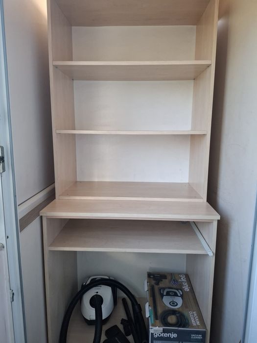 Inchiriez apartament cu două camere.