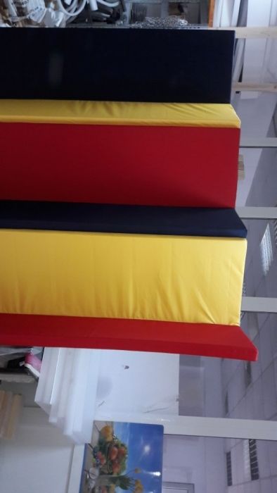 Saltea gimnastica pliabila in 6 segmente egale 300x200x4 cm