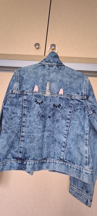 Продам лёгкие куртки .