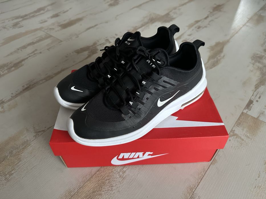 Nike Air Max Axis 44,5