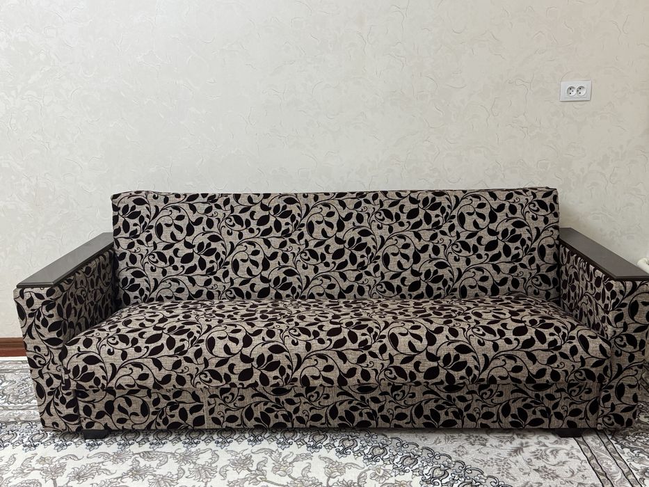 Продается диван, чистый и комфортный