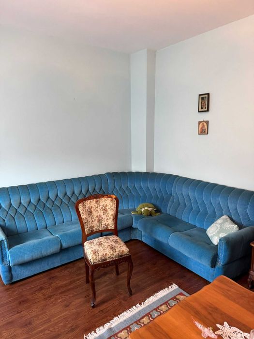 Mobila din lemn de nuc