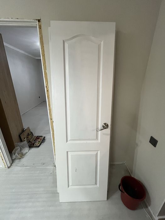 Продам меж комнатные двери