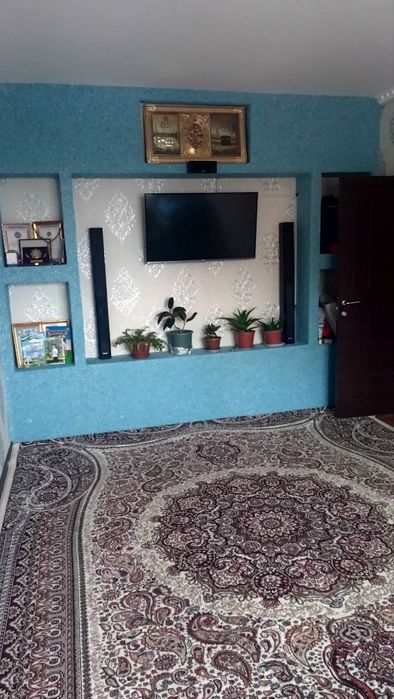 Yangiyo‘l shahar massiv yangi domda 2 xonali uy sotiladi.