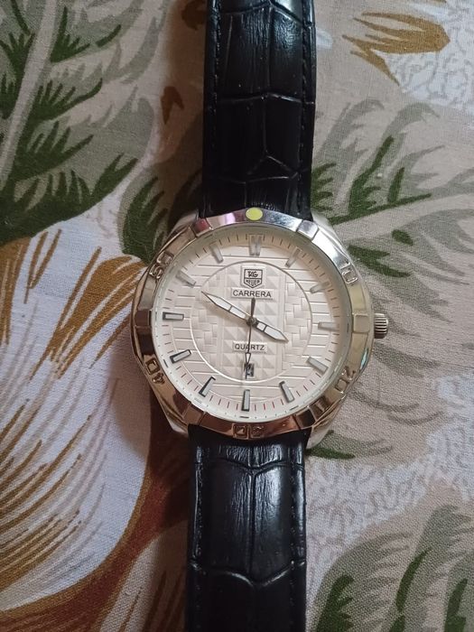 Продам часы без батареек