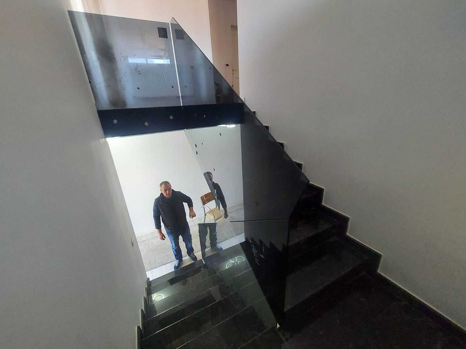Balustrada se sticla pentru scari si balcoane