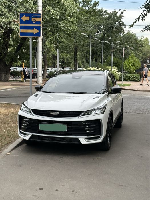 Задний бампер Geely Coolray