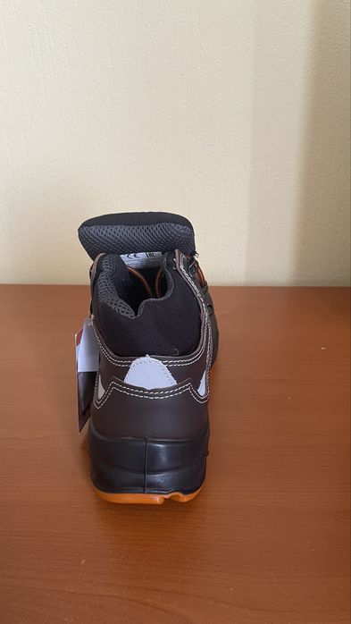 Спец обувь / Рабочие ботинки / Защитная обувь