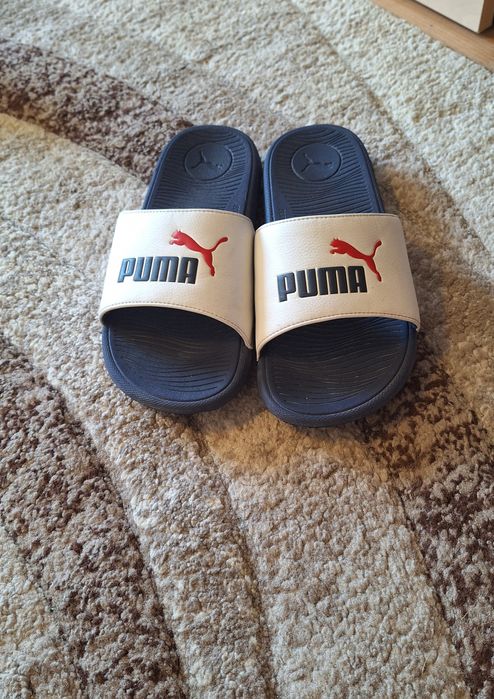 Vând papuci Puma marimea 39