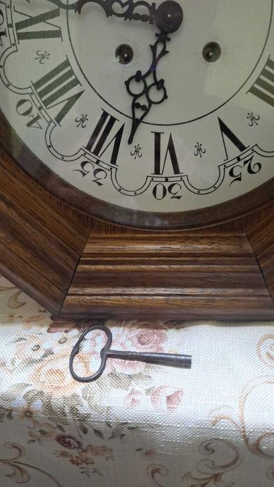 Ceas de perete mecanic