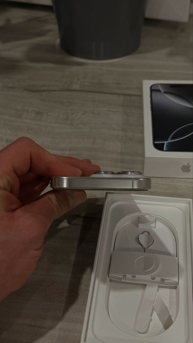 Iphone 16 pro,256GB, белый титан