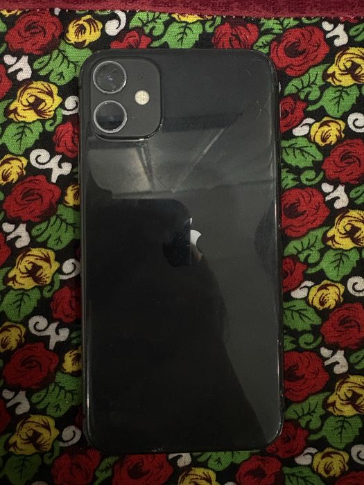 Iphone 11 64 GB Емкость 83%