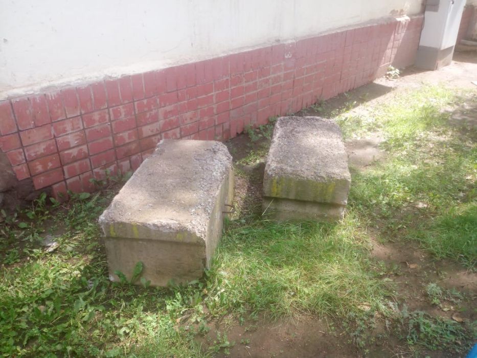 2 бетонных блока